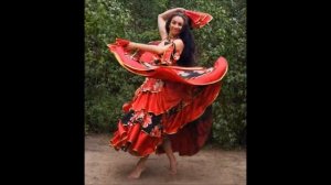 Циганочка. Не реально красивые цыганки реально круто танцуют!