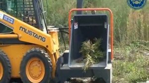 мини погрузчик MUSTANG США с измельчителем ветвей