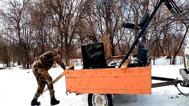 Погрузка мотобуксировщика в небольшой прицеп смотреть онлайн
