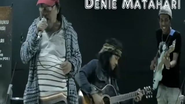 Sutardji Calzoum Bachri . Summertime&Aku . Peluncuran buku Nyanyian Puisi untuk Ane Matahari смотреть онлайн