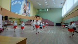 урок у детей 7 лет в ансамбле народного танца Чабарок