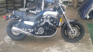 YAMAHA V MAX