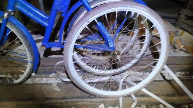 Купил гараж нащел в нем трицикл. смотреть онлайн