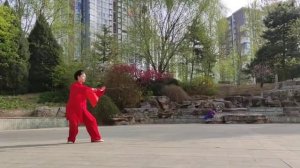 Тайцзицюань_Моя Мастер Тай-чи в 70 лет/ Тренировка с мечом Дао ( Tai Chi with Chinese Sword Dao)