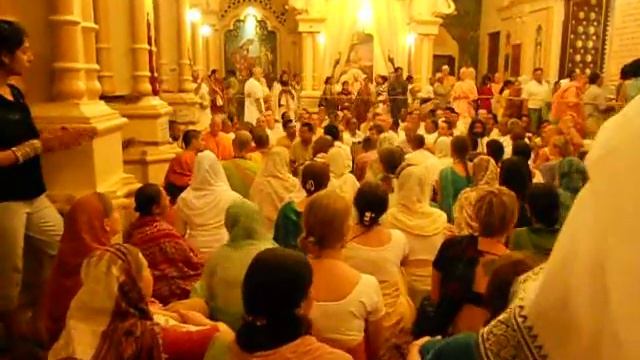 Медитация на Вриндаван. Кришна-Баларам Мандир 3. Киртан. смотреть онлайн