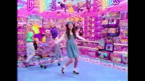 Мила Кунис в рекламе игрушек Lisa Frank (1993)