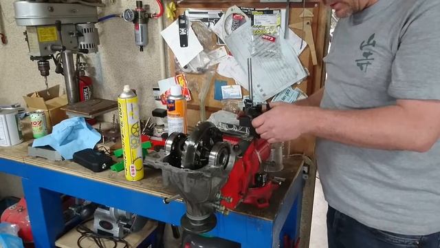 DB52T Suzuki Carry truck front differential rebuild. смотреть онлайн