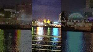 Челябинск. Вечерняя иллюминация прекрасна на набережной играют уличные музыканты. 25.09.2021г.