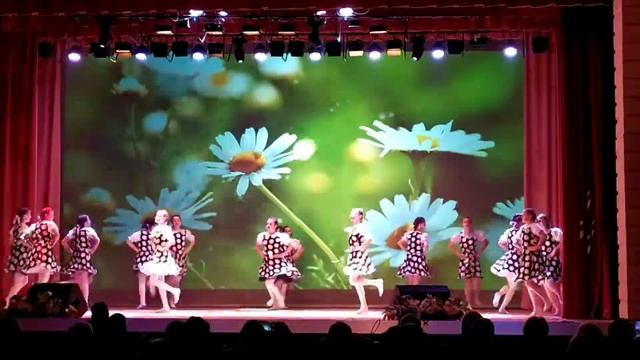 Хореографический коллектив "Сузорье" танец - Ромашка