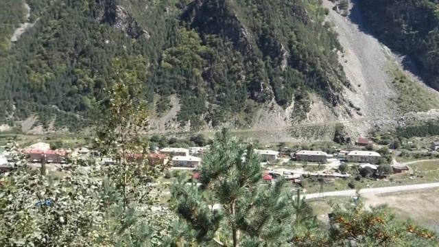 Цейское ущелье . Поселок Бурон .
