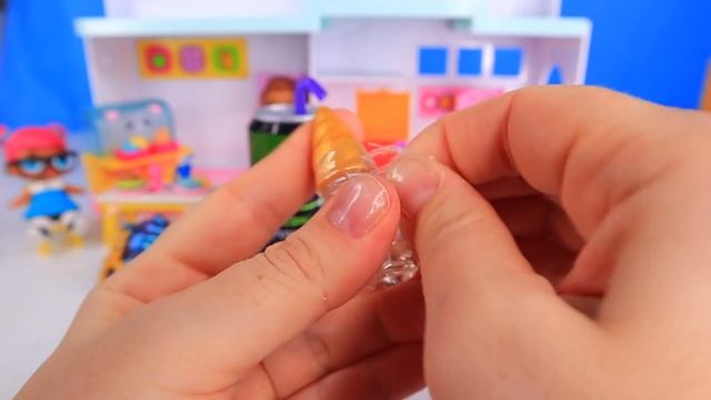 ЗАВИСТЬ ДЕВОЧКИ! КУКЛЫ ЛОЛ в ЗОЛОТОМ СЛАЙМЕ POOPSY! Gold in Slime! // Май Тойс Пинк смотреть онлайн