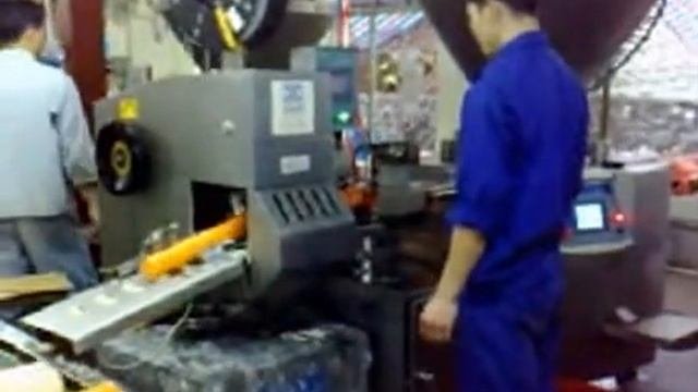 Линия дозирования и упаковки пастообразных продуктов, эмульсий упаковка из рулона (Китай)
