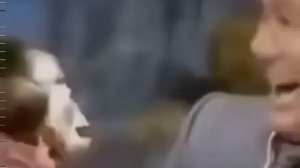 Мужик ржет над обезьяной в гриме клоуна ДЖОКЕРА. 10 часов