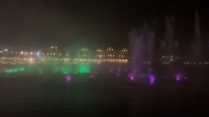 Поющие фонтаны Пальм Джумейра Пойнт.