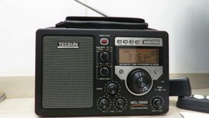 Rádio Tecsun BCL-3000 com Sintonizador Analógico e Display Digital AM/FM/SW Mundial