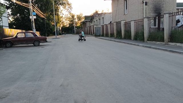 Самый дешёвый трёхместный электроскутер Elliprun:-)