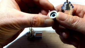 Аксессуары Zippo. Брелок - канистра для зажигалки Zippo.