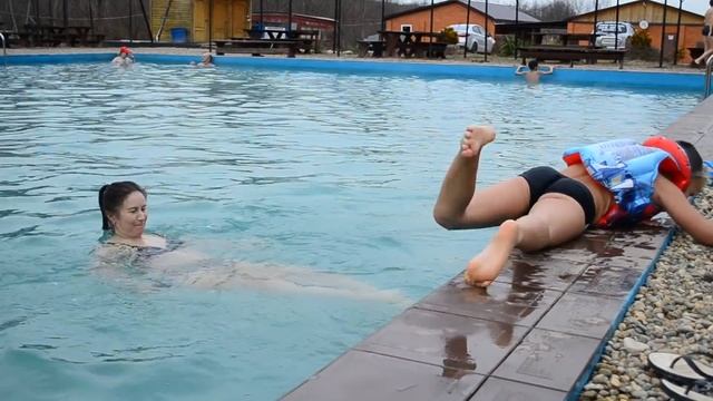 Термальный источник станица Нижегородская. Купаемся в термальном источнике