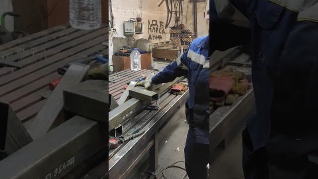 сварка ломанного косоура без кувалды смотреть онлайн