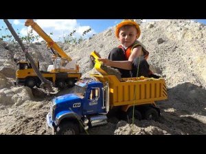 ГРУЗОВИЧКИ Машинки для детей | Даник строитель и Рабочие Машины