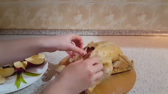 Утка в духовке! Простой и вкусный рецепт приготовления утки! #уткавдуховке #праздничноеблюдо