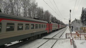 Электропоезд ЭД4М-0264 платформа Абрамцево