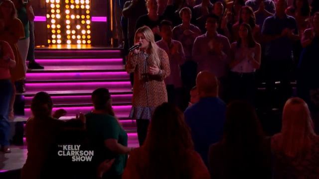 Kellyoke | What About Us (Pink) смотреть онлайн