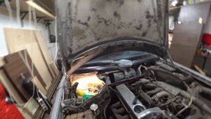 W124. Снятие дворника. Демонтаж двигателя печки.