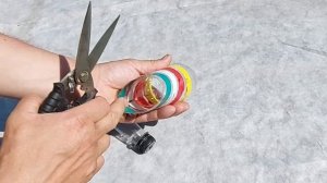 Ветряк флюгер из пластиковых бутылок для отпугивания птиц и кротов самоделка своими руками