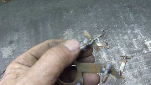 Нержавеющие буквы в названии машины. смотреть онлайн