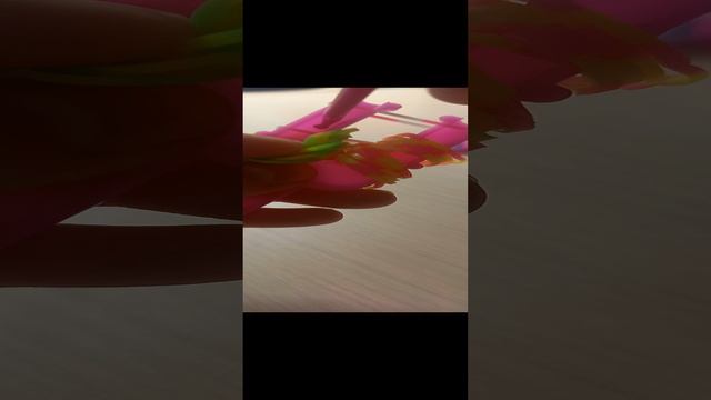 Брелок из резинок. Брелок виде пёрышка.💝💫