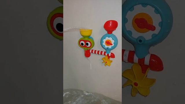 Yookidoo spray submarine kids Bath toy! (Amazon purchase!) смотреть онлайн