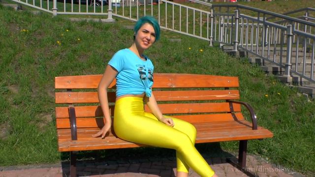 ELYA (YELLOW LEGGINGS)_SPX