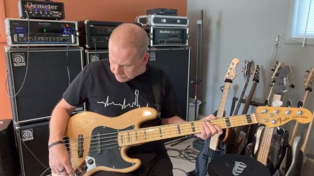 Fender American Deluxe Jazz Bass V (2015) смотреть онлайн