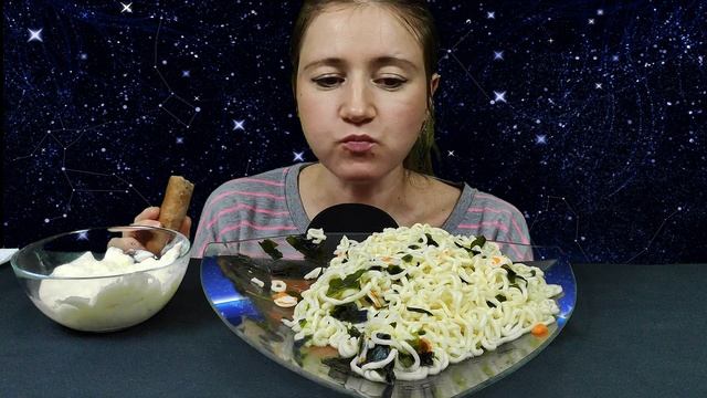 АСМР КОРЕЙСКАЯ ЛАПША И СОСИСКИ МУКБАНГ | ASMR KOREAN NOODLES AND SAUSAGES MUKBANG | #noodle #лапша смотреть онлайн