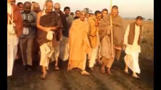 Prabhupada 0700 Служенете означава три неща слуга, този, на когото се служи и служба смотреть онлайн