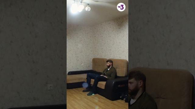 Кто снимает ведущего, если оператора нет?.. #shorts