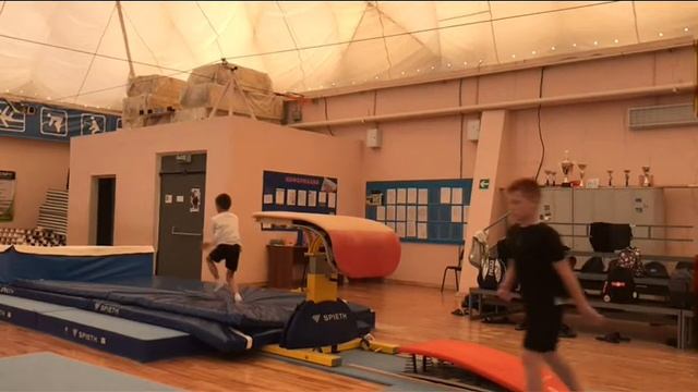 Опорный прыжок - контрольная тренировка смотреть онлайн