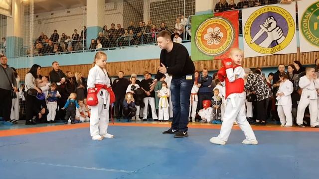 Чемпионат г.Кривой Рог по рукопашному бою девочки 6лет смотреть онлайн