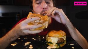 GIANT AHI STEAK BURGERS + PONZU SAUCE + KIMCHI MAYO * ASMR NO TALKING * | NOMNOMSAMMIEBOY