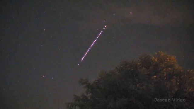 SpaceX Starlink satellites racing across the night sky near Phoenix on 7/17/2023 смотреть онлайн