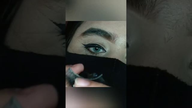 How to apply lashes ? Easy and Quick Tutorial #howtoapplylashes #ytshorts #shorts #easyway #lashes
