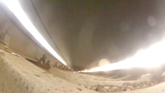 Сапсан, вид снизу - 2 (и камеру сдуло) смотреть онлайн