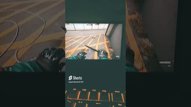 противников трое я один