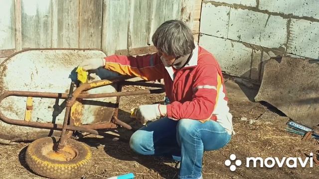 ??Сварка тачки женскими руками. Ремонт тачки?? сварочным аппаратом.