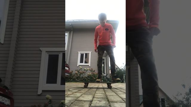 В этом видео я покатаюсь на скейте самокате и бмиксе и поделаю трюки #самокат#БМХ#скейтборд#трюки смотреть онлайн