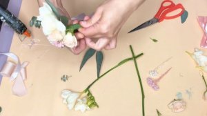 Браслет из живых цветов. Аксессуары для свадьбы