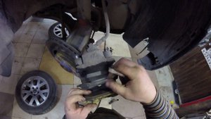 Замена передних тормозных колодок вольксваген бора