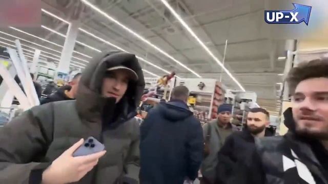 Кореш разбил iPhone 13 Pro из-за хейтеров смотреть онлайн