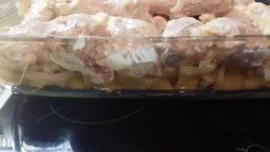 Голень куриная с картошкой запеченая в духовке